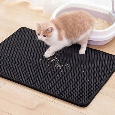 tapis-de-litière-pour-chat-noir